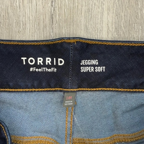 Torrid Dark Wash High Rise Super Soft Jeggings - New - Size 18 - Picture 6 of 6